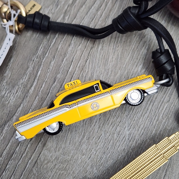 NWT COACH NEW YORK CLUSTER BAG CHARM - Picture 3 of 6